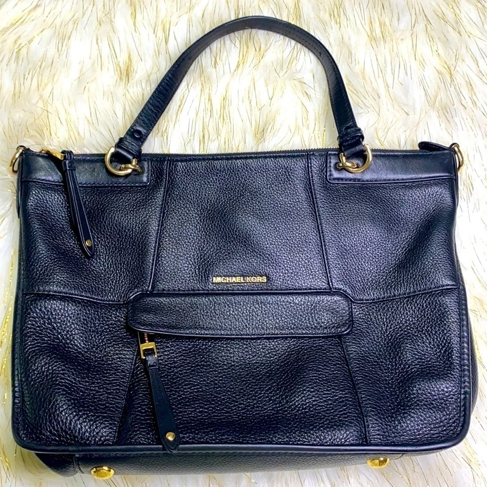 Michael Kors - Black Pebbled Leather Medium Bag